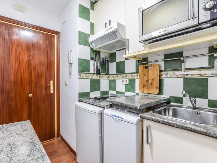 Ferienwohnung Apartamento Puente De Segovia Madrid Exterior foto